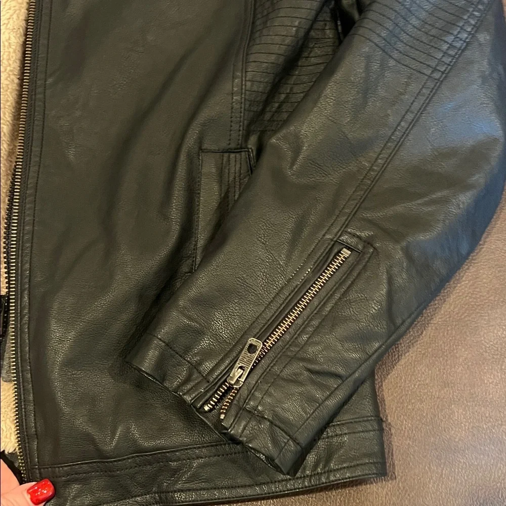 Boys size 18/20 Black Leather Jacket with Gray Hood(removable hood) - Picture 6 of 11